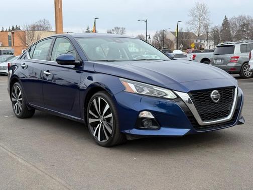 2022 Nissan Altima 2.5 Platinum