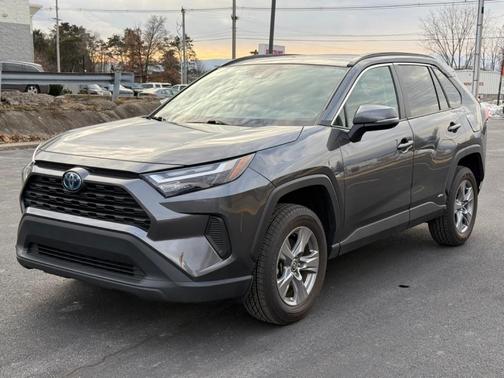 2022 Toyota RAV4 Hybrid XLE