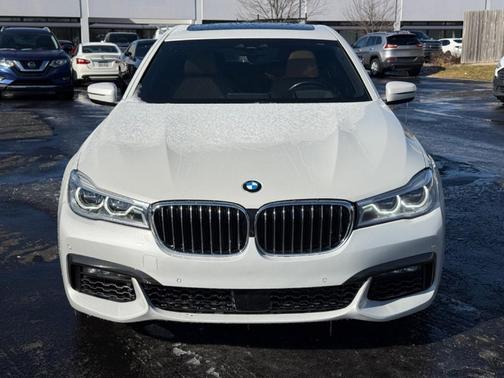 2017 BMW 750 i