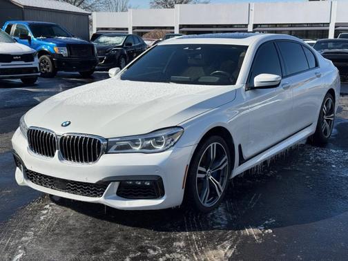 2017 BMW 750 i