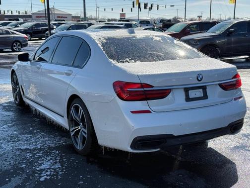 2017 BMW 750 i