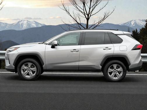 2022 Toyota RAV4 Hybrid XLE