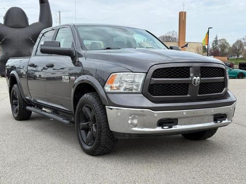 2017 RAM 1500 SLT