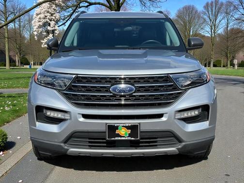 Silver 2023 Ford Explorer XLT