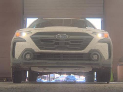 Crystal White Pearl 2023 Subaru Outback Premium