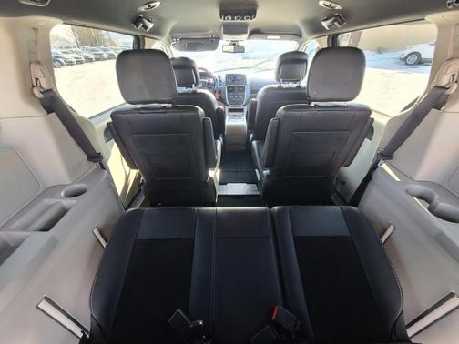 2019 Dodge Grand Caravan SXT for sale in South Bend, IN - image 19