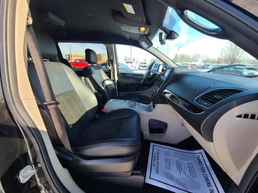 2019 Dodge Grand Caravan SXT for sale in South Bend, IN - image 9