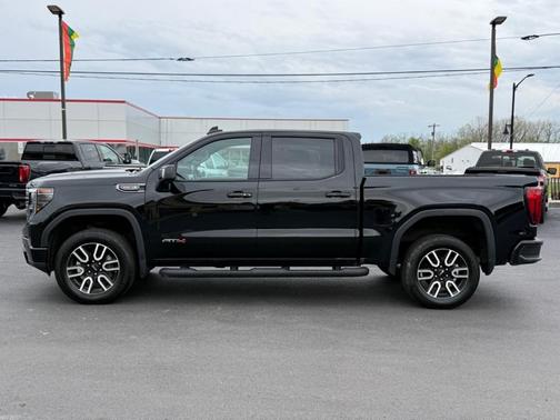 Black 2022 GMC Sierra 1500 AT4
