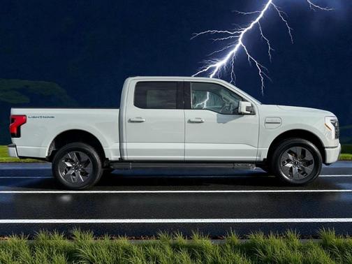 2023 Ford F-150 Lightning LARIAT