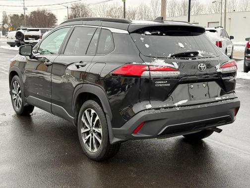 2022 Toyota Corolla Cross XLE
