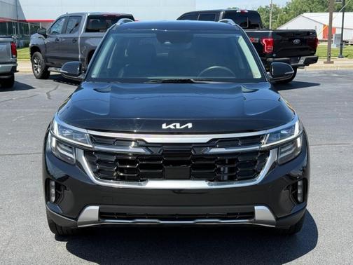 Fusion Orange 2024 Kia Seltos SX