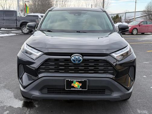 2022 Toyota RAV4 Hybrid XLE