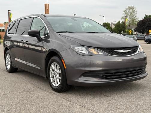 2020 Chrysler Voyager LX