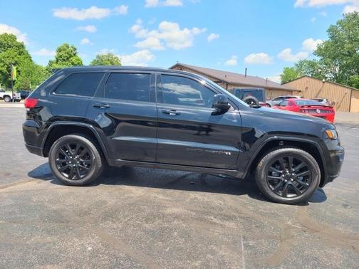 2017 Jeep Grand Cherokee Altitude for sale in South Bend, IN - image 8
