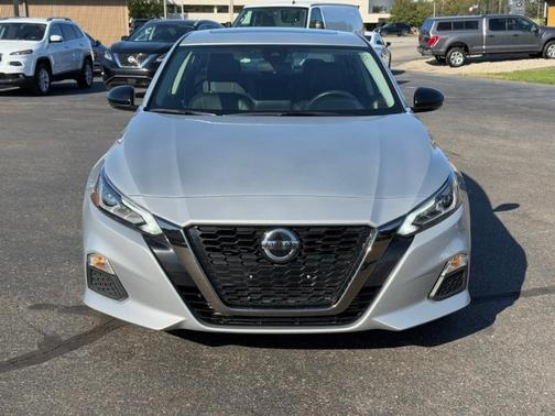 2022 Nissan Altima 2.0 SR