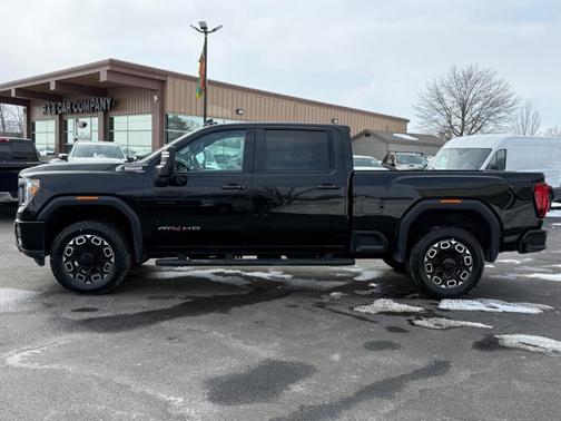 Black 2022 GMC Sierra 2500 AT4