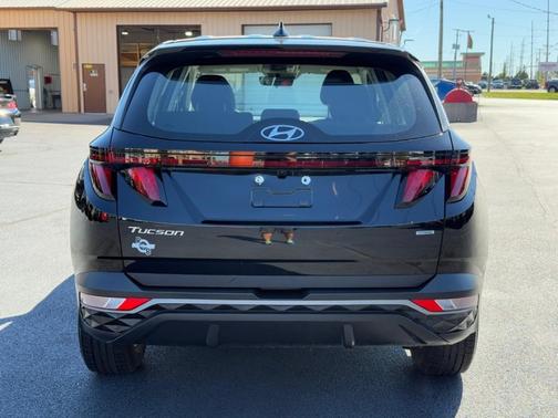 2022 Hyundai TUCSON SE