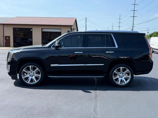 2018 Cadillac Escalade Luxury