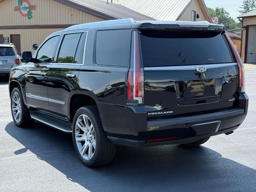 2018 Cadillac Escalade Luxury