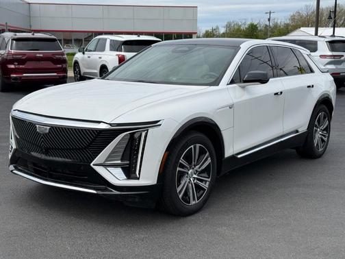 White 2024 Cadillac LYRIQ Luxury