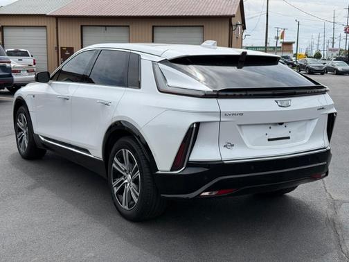 White 2024 Cadillac LYRIQ Luxury