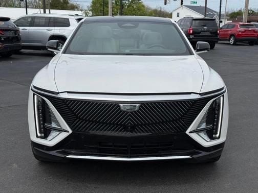 White 2024 Cadillac LYRIQ Luxury