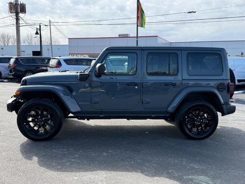 2025 Jeep Wrangler 4xe Sahara