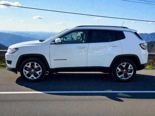 White 2019 Jeep Compass Limited