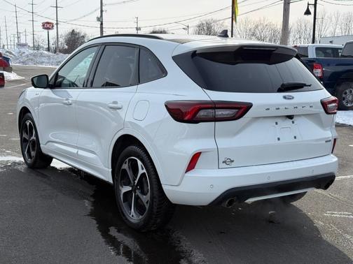 2023 Ford Escape ST-Line Elite