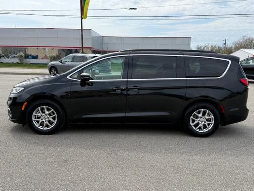 2022 Chrysler Pacifica Touring-L