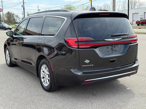 2022 Chrysler Pacifica Touring-L
