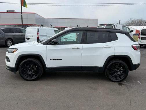 2022 Jeep Compass Altitude