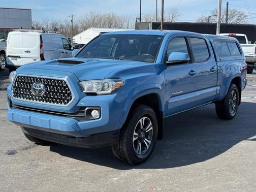 Blue 2019 Toyota Tacoma SR5