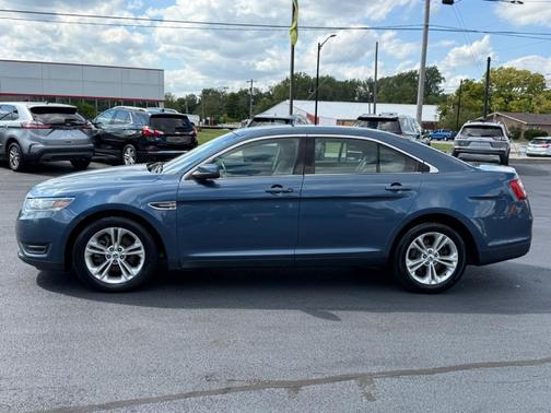 2018 Ford Taurus SEL