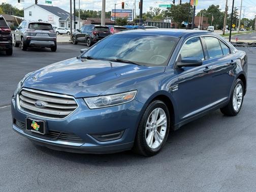 2018 Ford Taurus SEL