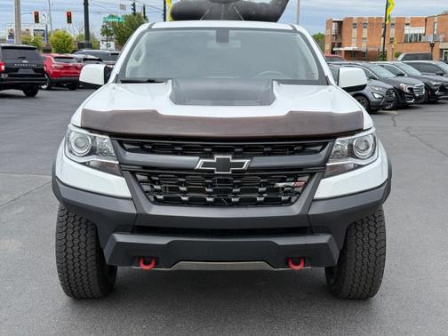 White 2018 Chevrolet Colorado ZR2