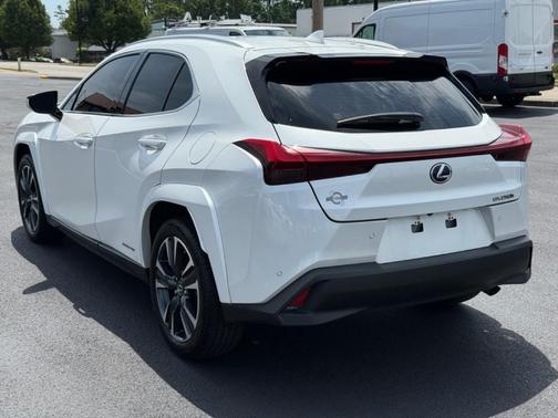 2022 Lexus UX 250h Base