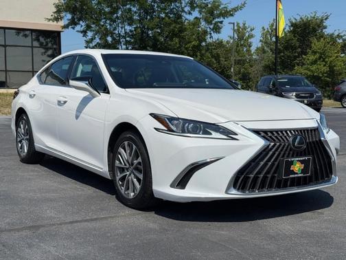 2022 Lexus ES 250 Base