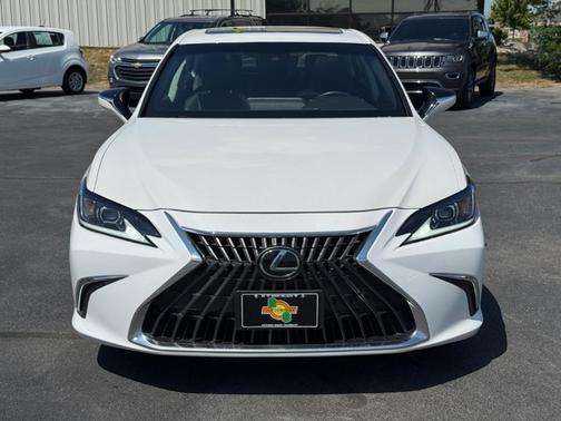 2022 Lexus ES 250 Base