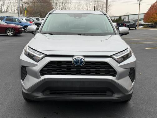 2022 Toyota RAV4 Hybrid XLE