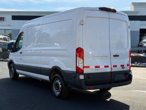 2018 Ford Transit-250 148 WB Medium Roof Cargo