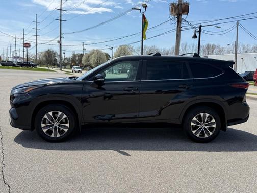 2024 Toyota Highlander XLE