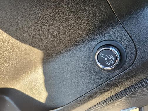 2022 GMC Acadia AT4