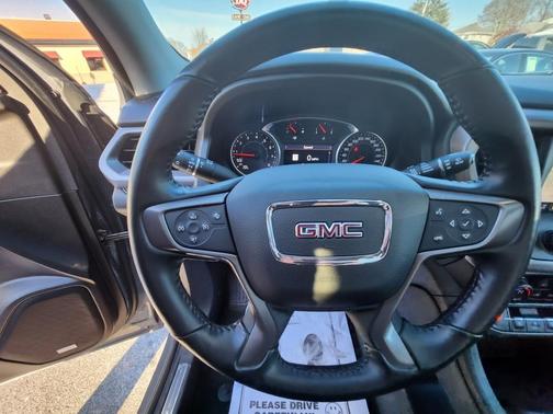 2022 GMC Acadia AT4