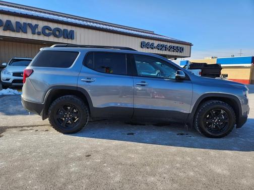 2022 GMC Acadia AT4