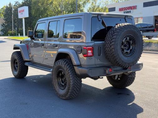2020 Jeep Wrangler Unlimited Sahara Altitude