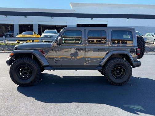 2020 Jeep Wrangler Unlimited Sahara Altitude