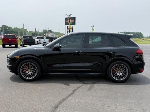 2014 Porsche Cayenne GTS