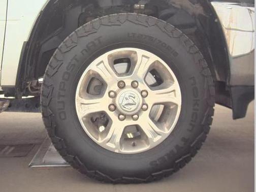 Bright White Clearcoat 2024 RAM 2500 Big Horn