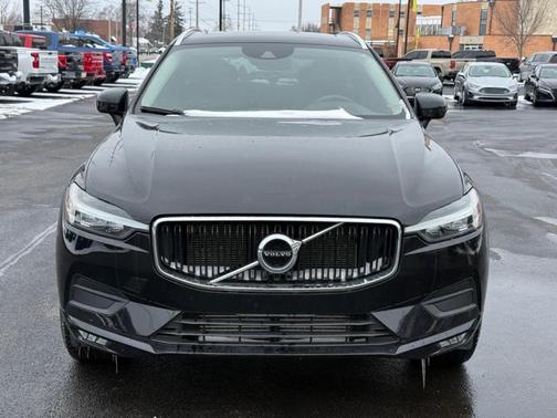 2021 Volvo XC60 T5 Momentum